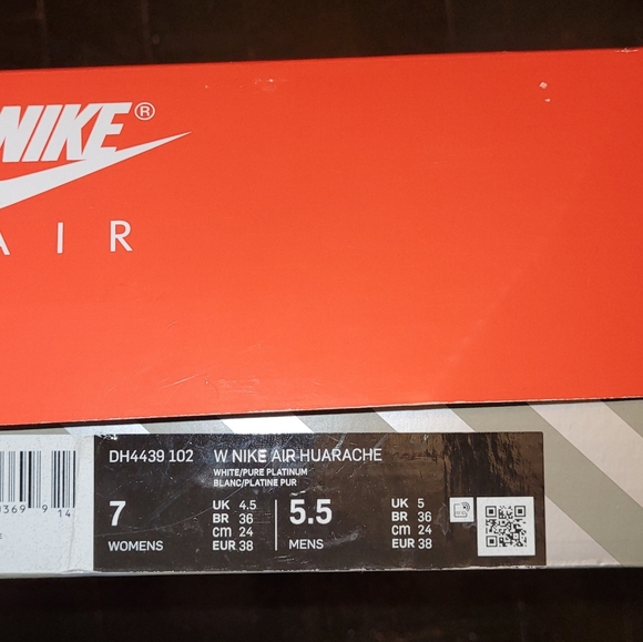 New Women's Nike Air Huarache Size 7 - Picture 3 of 5